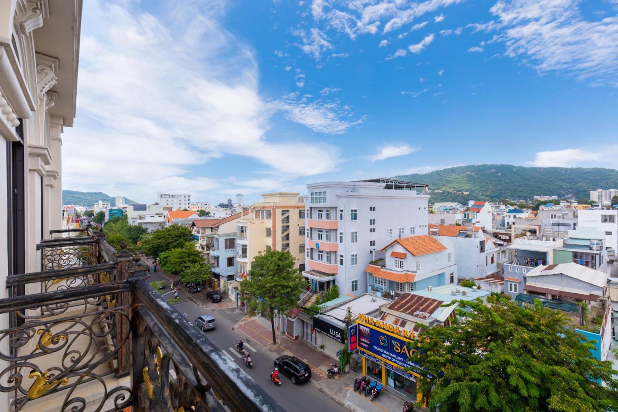 Prague Hotel Vung Tau Esterno foto