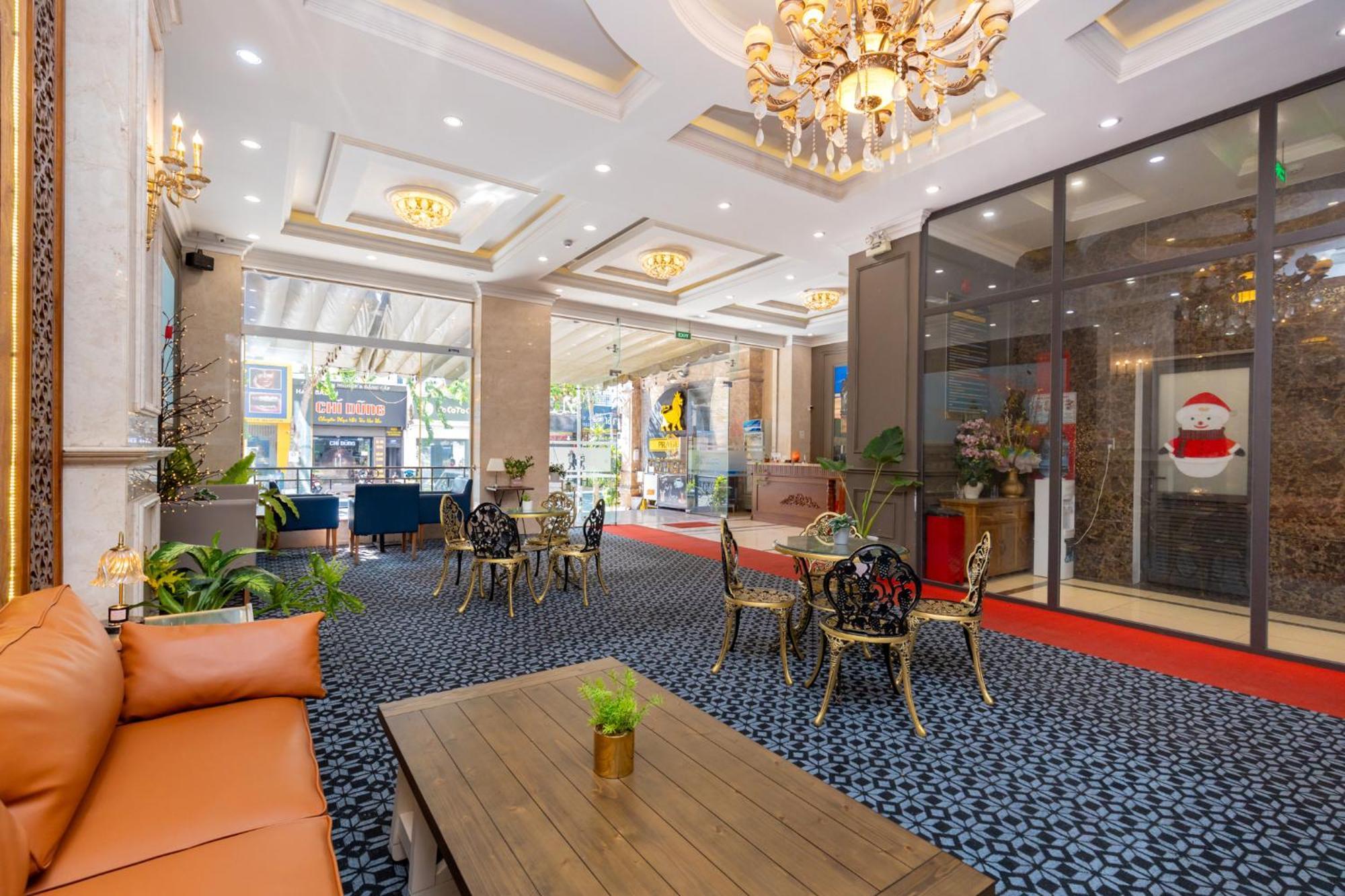 Prague Hotel Vung Tau Esterno foto